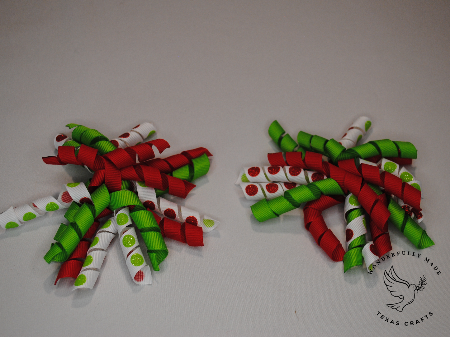 2 pcs - Light Green and Red